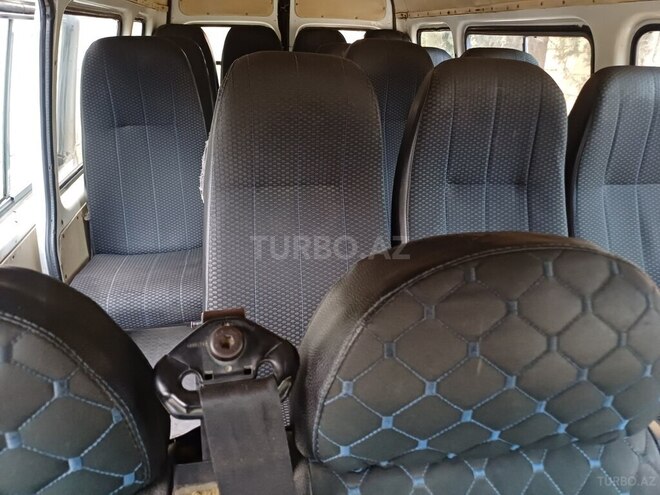 Ford Transit-8