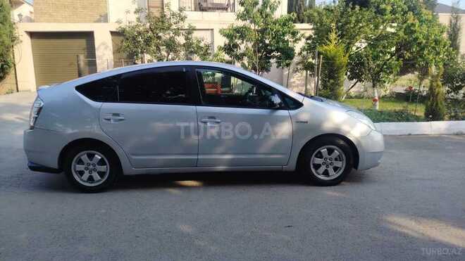 Toyota Prius-11