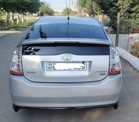 Toyota Prius-2