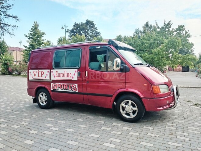 Ford Transit-3
