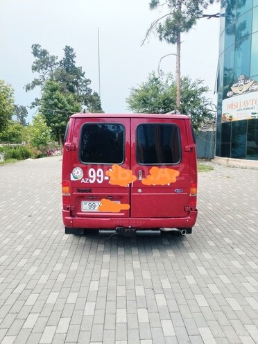 Ford Transit-5
