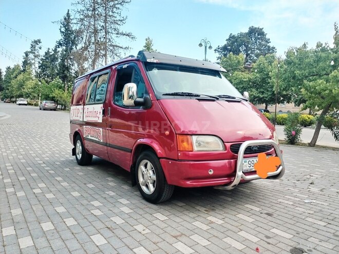 Ford Transit-4