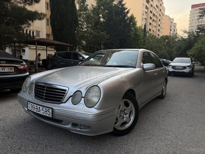 Mercedes E 270-2