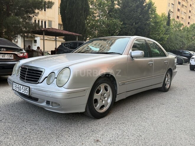 Mercedes E 270-5
