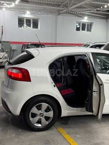 Kia Rio-23