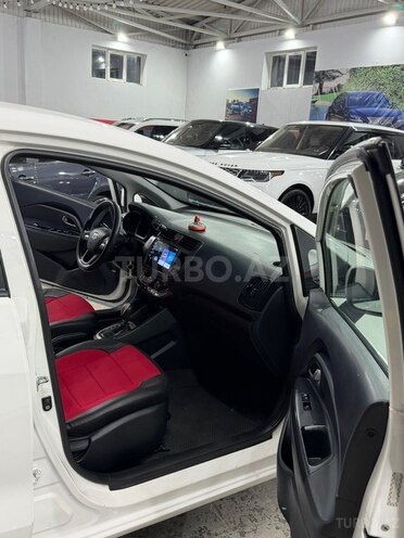 Kia Rio-13