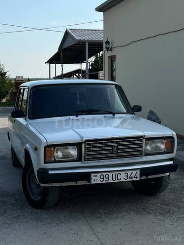 LADA (VAZ) 2107-2