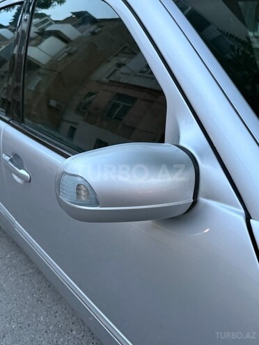 Mercedes E 240-7