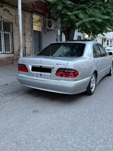 Mercedes E 240-6