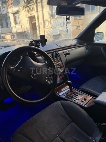 Mercedes E 240-9