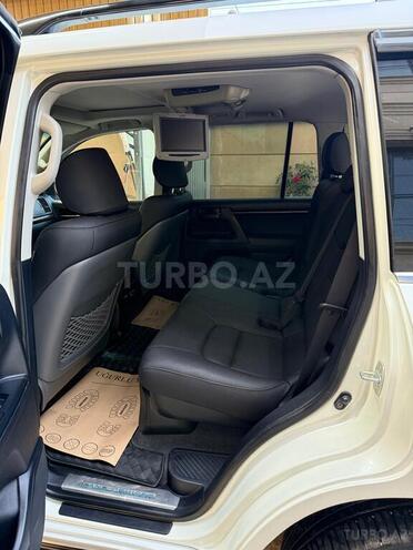 Toyota Land Cruiser-15