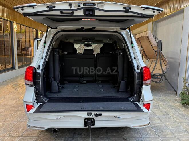 Toyota Land Cruiser-16