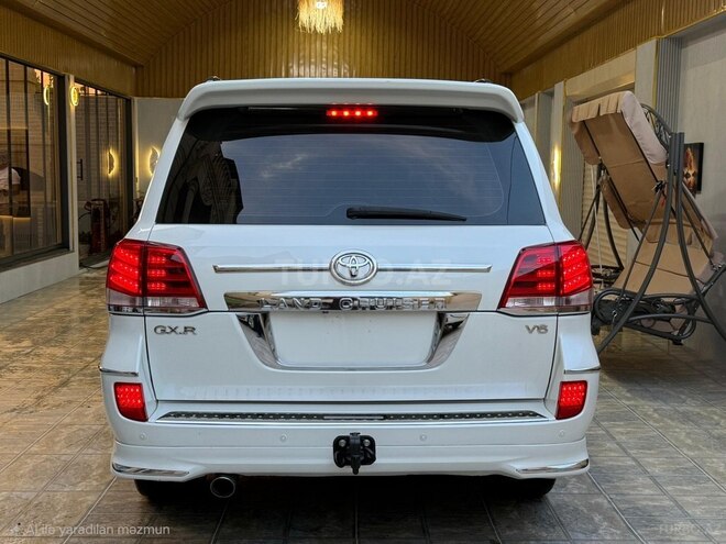 Toyota Land Cruiser-7
