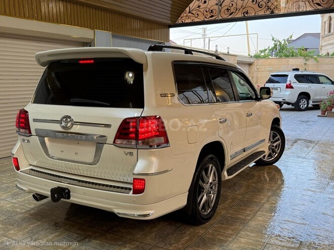Toyota Land Cruiser-12