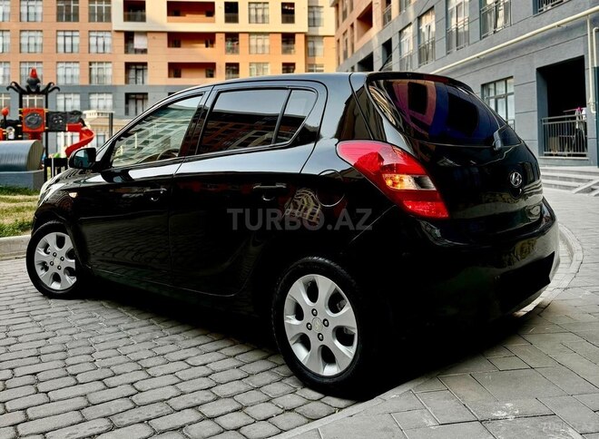 Hyundai i20-11