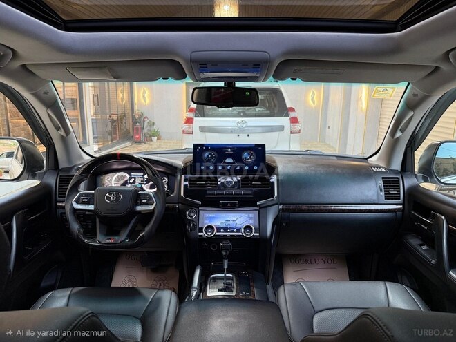 Toyota Land Cruiser-13