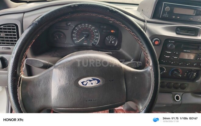 Ford Transit-5