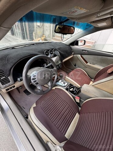 Nissan Altima-9