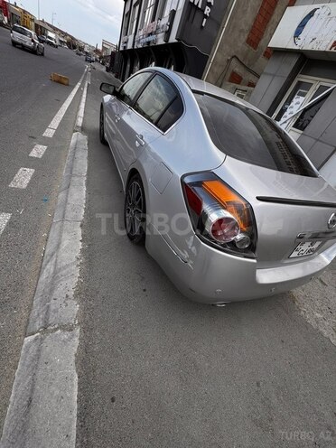 Nissan Altima-5