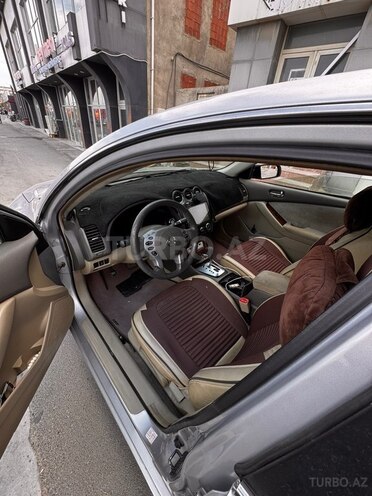 Nissan Altima-10