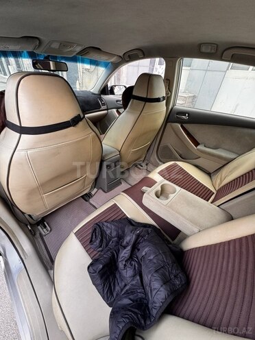 Nissan Altima-11