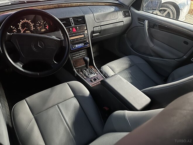 Mercedes C 230-7