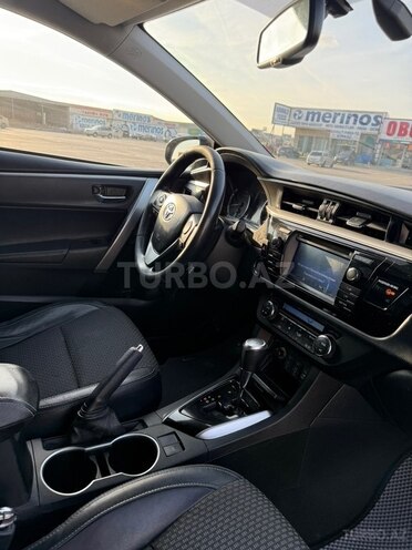 Toyota Corolla-13