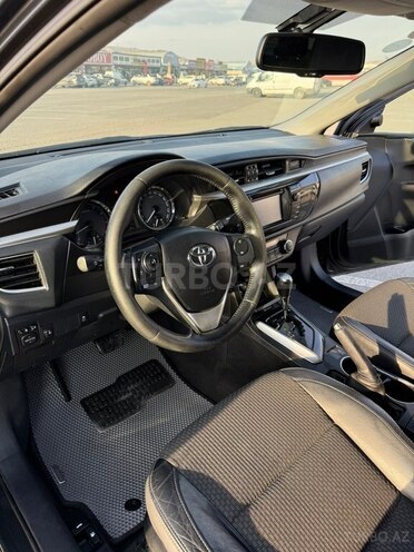 Toyota Corolla-14