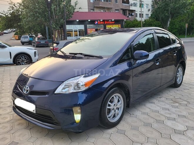 Toyota Prius-3