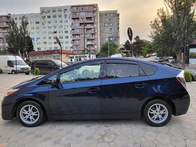 Toyota Prius-10