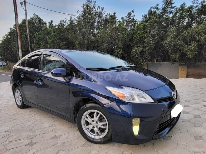 Toyota Prius-2