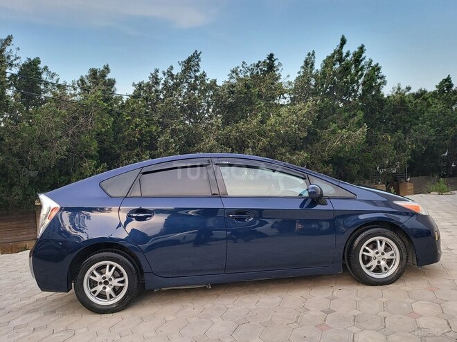 Toyota Prius-11