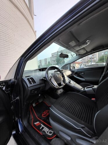 Toyota Prius-14