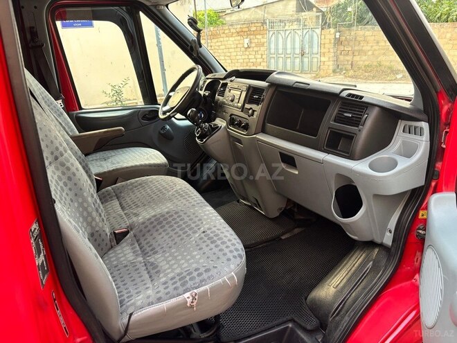 Ford Transit-2