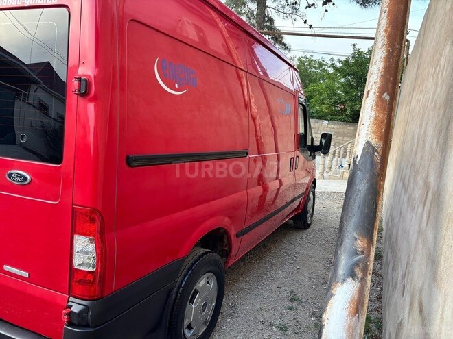Ford Transit-9
