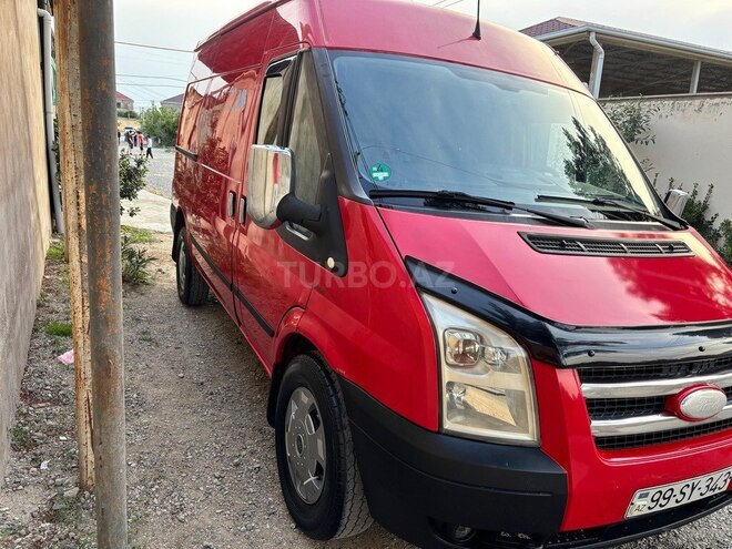 Ford Transit-8