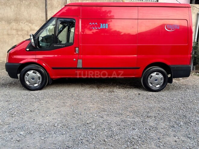 Ford Transit-10