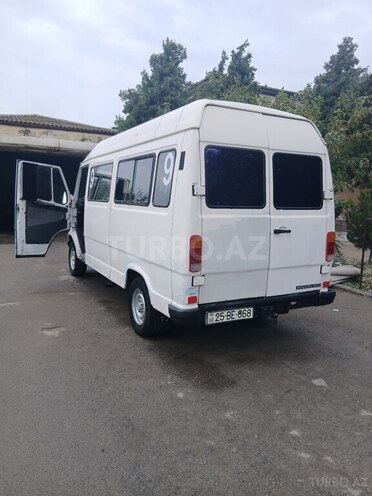 Mercedes 208 D-15