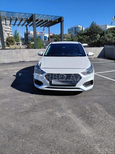 Hyundai Accent-1