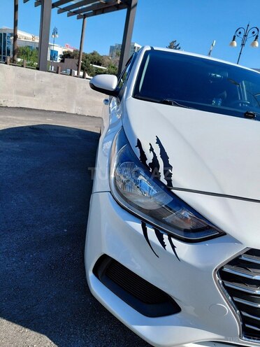 Hyundai Accent-3