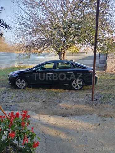 Hyundai Sonata-4
