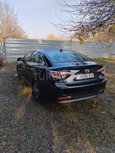 Hyundai Sonata-5
