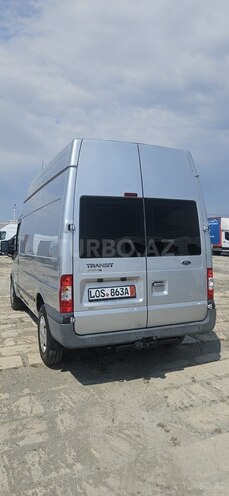 Ford Transit-5