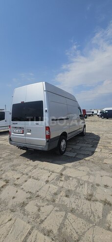 Ford Transit-6