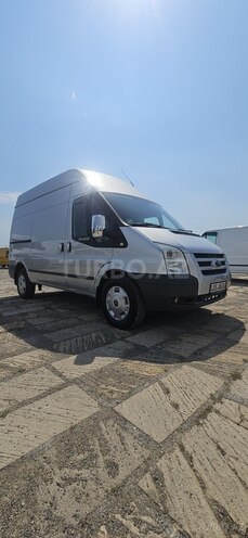 Ford Transit-2