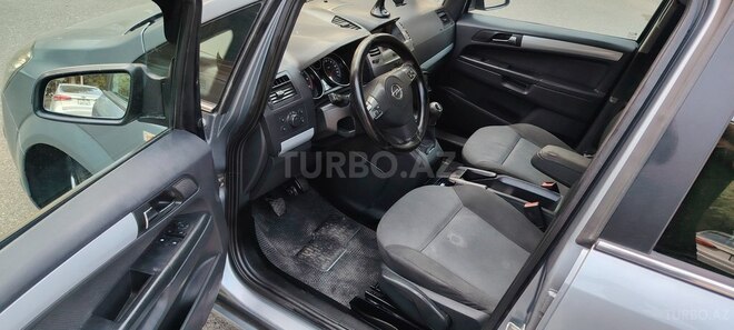 Opel Zafira-17
