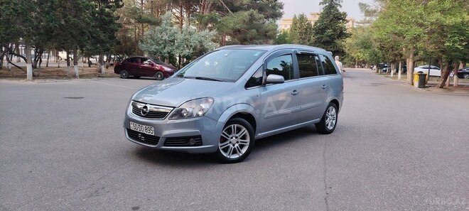 Opel Zafira-11