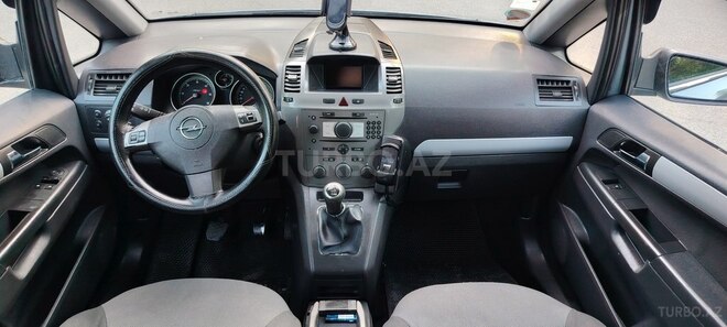 Opel Zafira-14