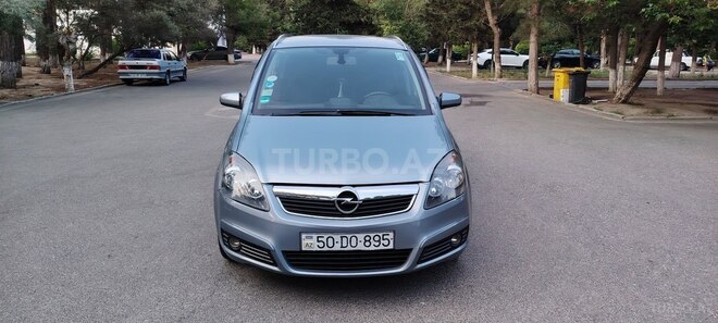 Opel Zafira-5
