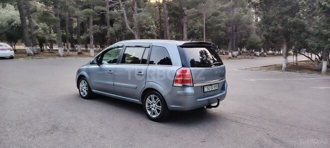 Opel Zafira-9